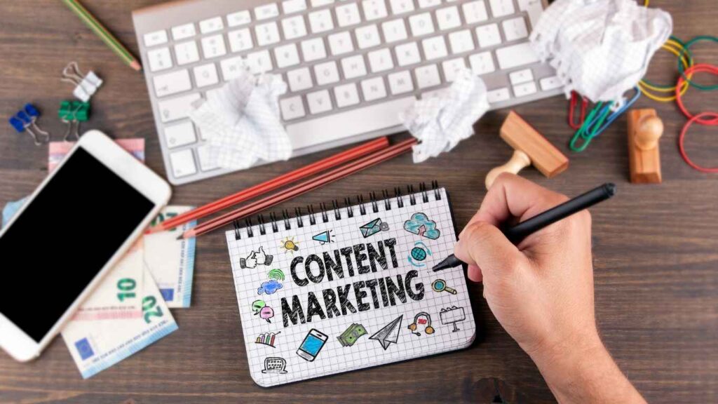 Infografia de Paprika Digital: Contenido que atrae clientes y no solo likes